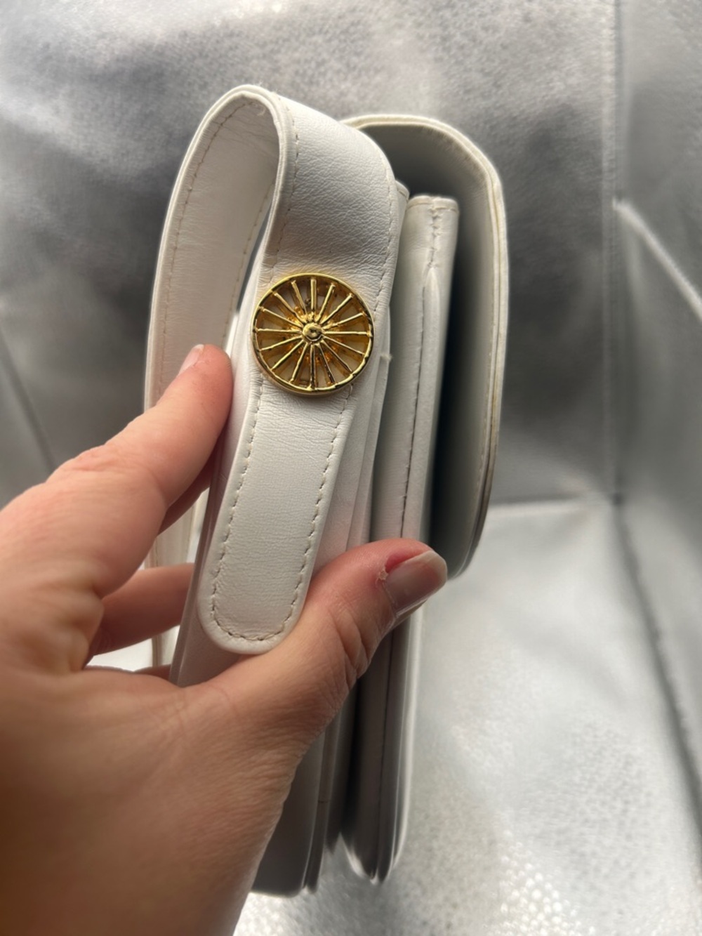 Celine vintage white leather shoulder bag - Picture 6 of 15